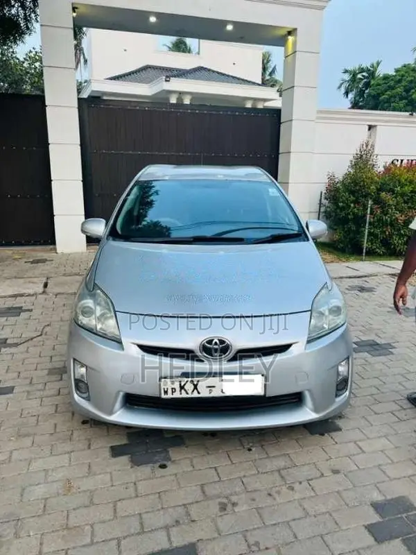 Toyota Prius 2011 Car (Used)