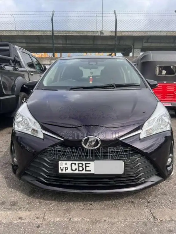 Toyota Vitz 2018 Car (Used)