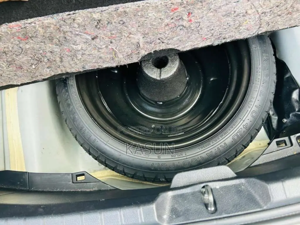 Toyota Vitz 2017 Car (Used)
