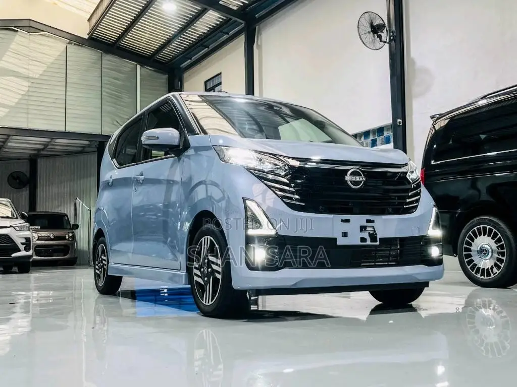 Nissan Dayz Highway Star 2023 Car Unregistered (Recondition)