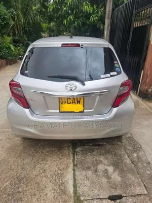 Toyota Vitz 2015 Car (Used)