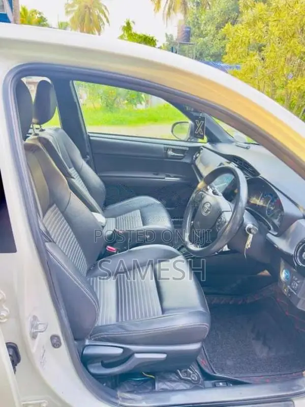 Toyota Axio 2018 Car (Used)