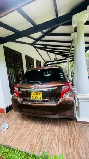 Toyota Vitz 2015 Car (Used)