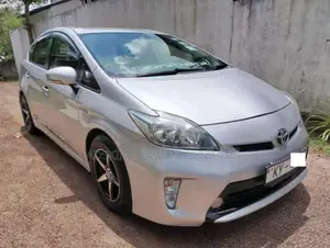 Toyota Prius 2013 Car (Used)