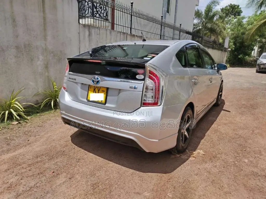Toyota Prius 2013 Car (Used)