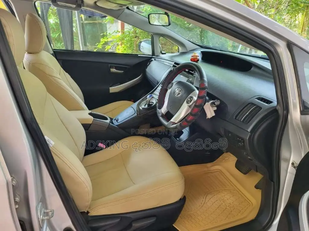 Toyota Prius 2013 Car (Used)