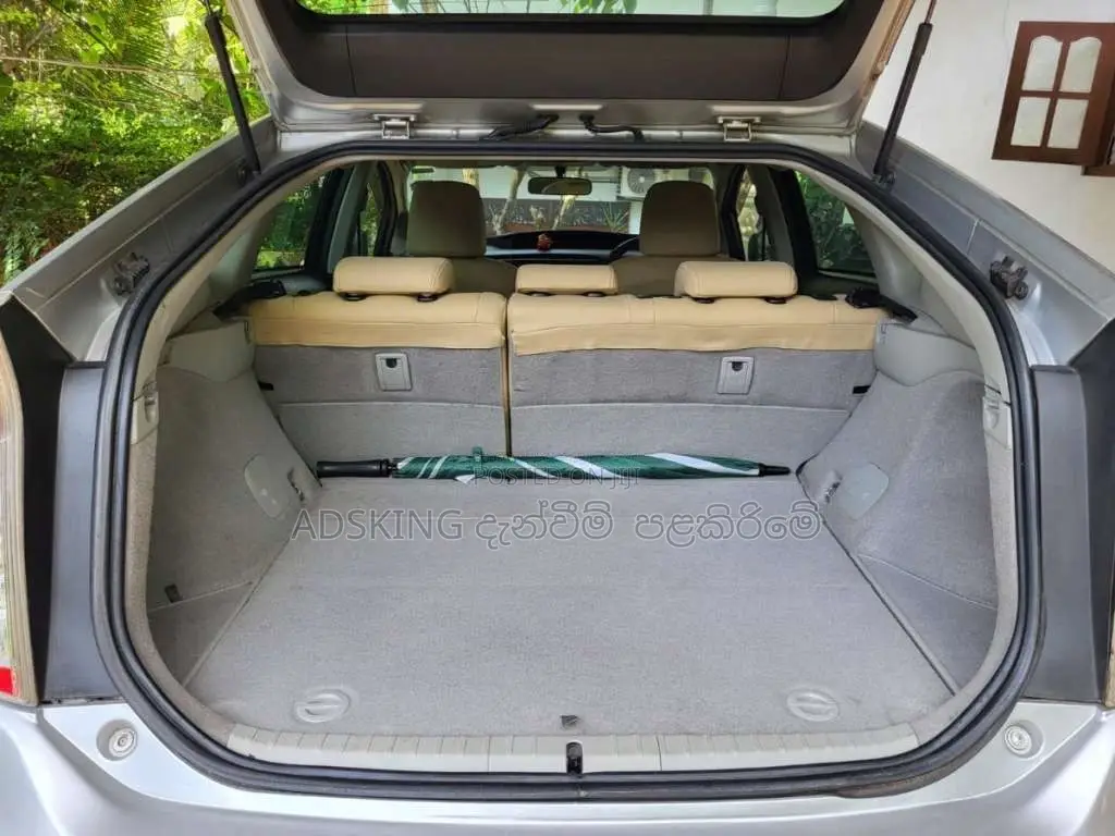 Toyota Prius 2013 Car (Used)