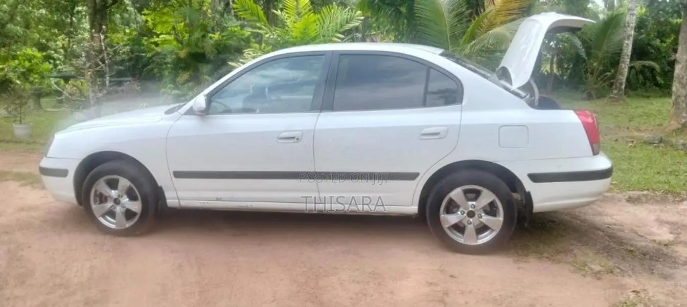 Hyundai Elantra 2000 Car (Used)