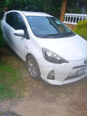 Toyota Aqua 2014 Car (Used)