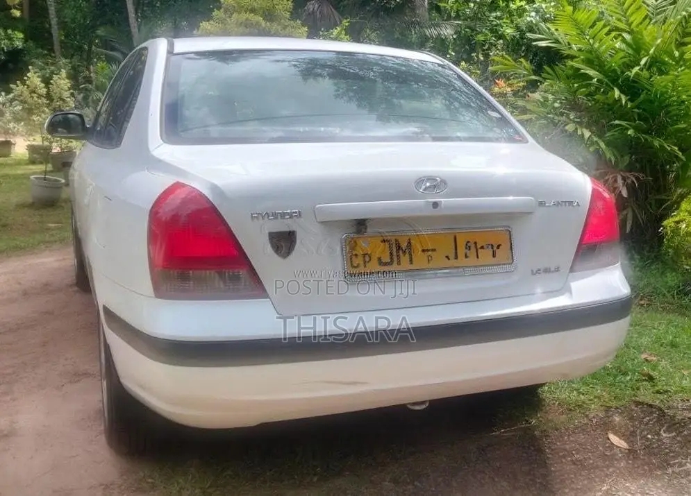 Hyundai Elantra 2000 Car (Used)