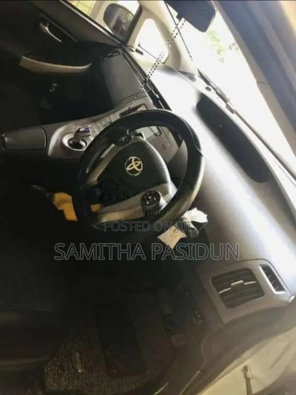 Toyota Prius 2012 Car (Used)