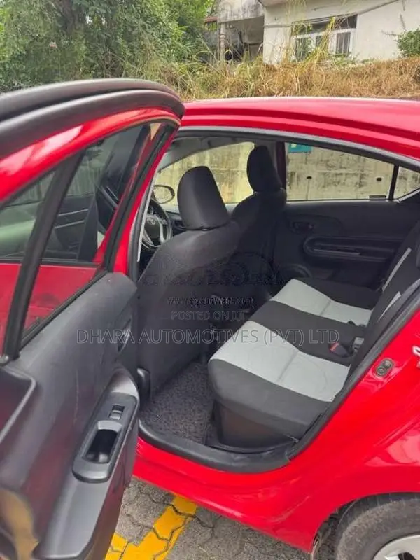 Toyota Aqua 2014 Car (Used)