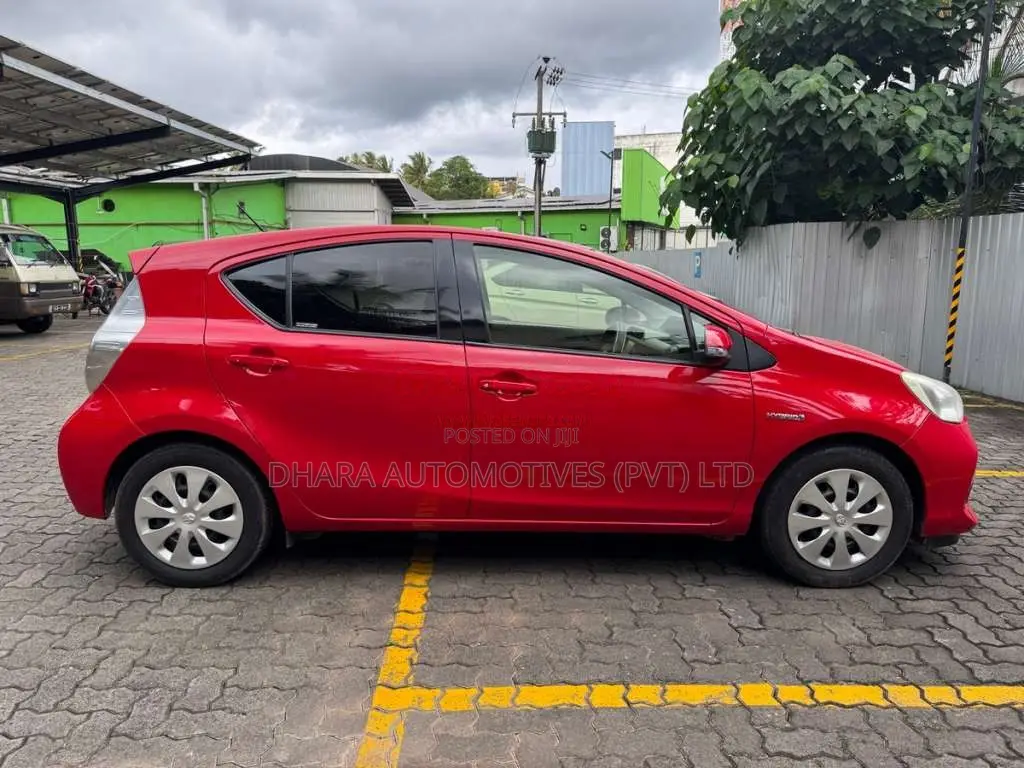 Toyota Aqua 2014 Car (Used)