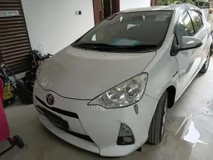 Toyota Aqua 2012 Car (Used)