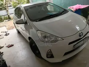 Toyota Aqua 2012 Car (Used)