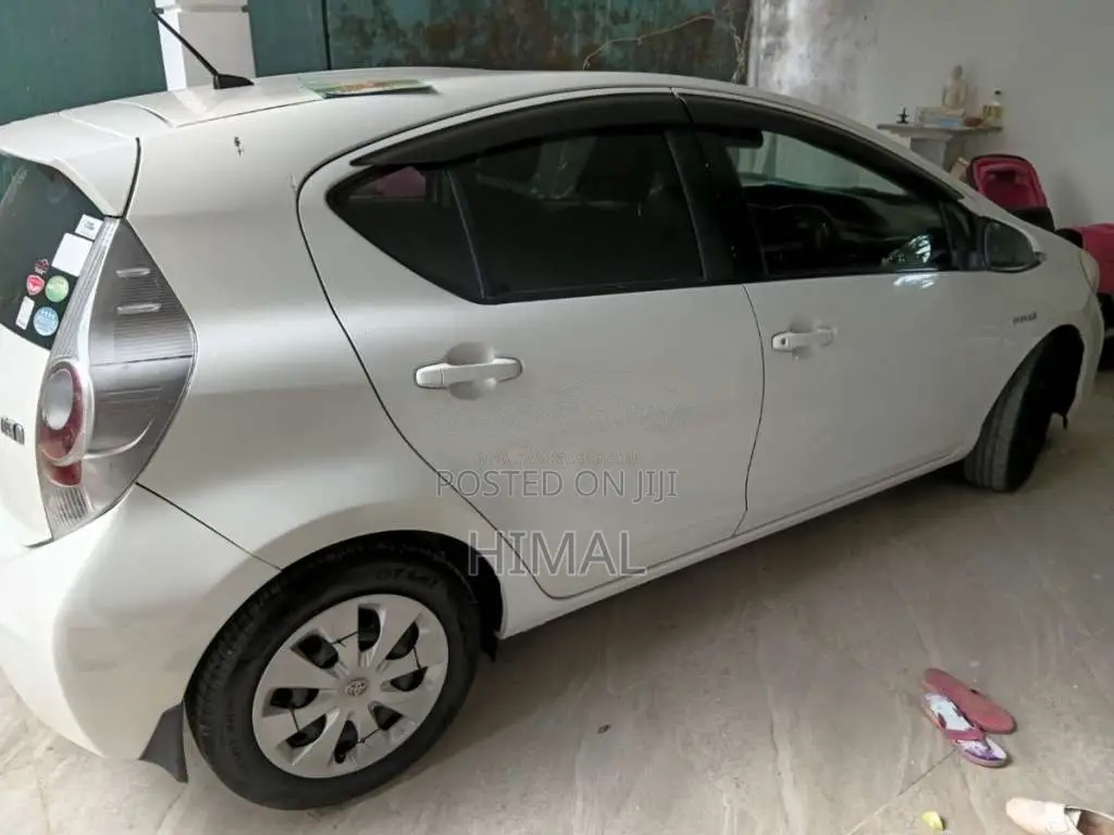 Toyota Aqua 2012 Car (Used)