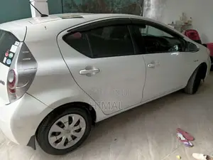 Toyota Aqua 2012 Car (Used)