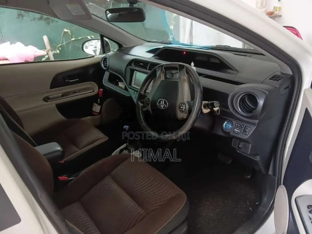 Toyota Aqua 2012 Car (Used)