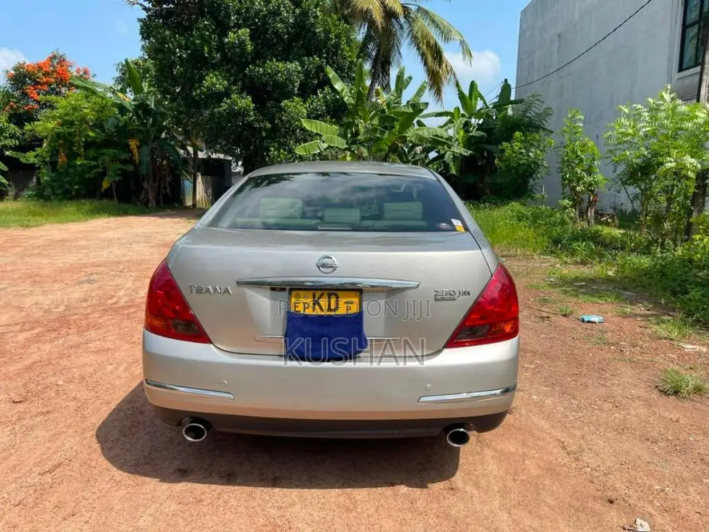 Nissan Cefiro 2005 Car (Used)