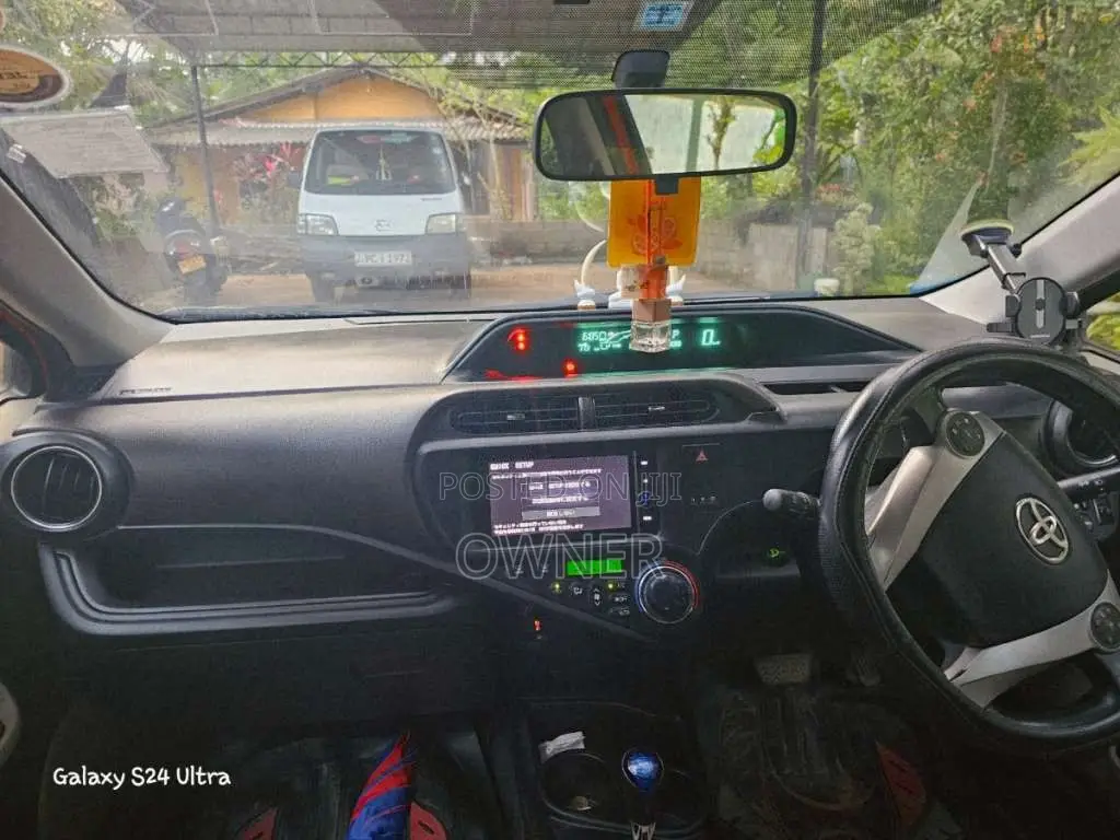 Toyota Aqua G Grade 2013 Car (Used)