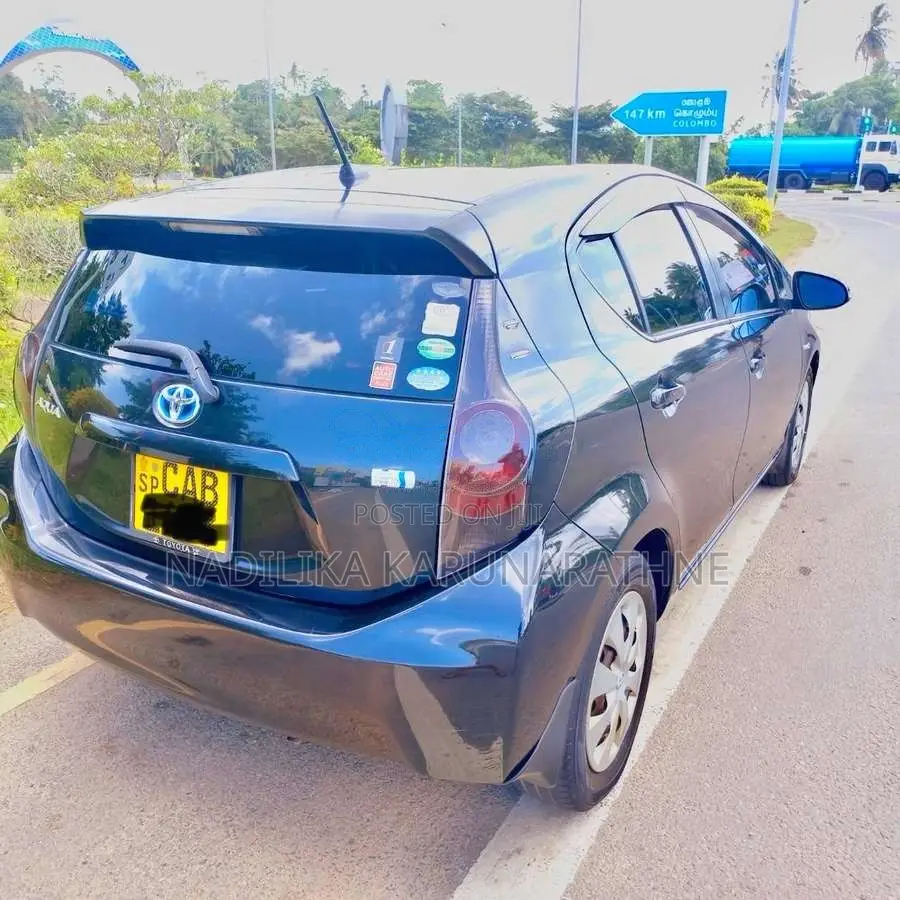 Toyota Aqua 2013 Car (Used)