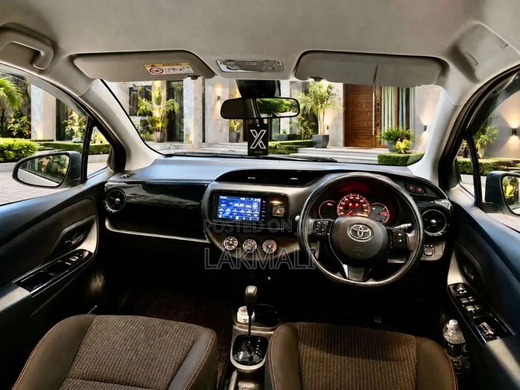Toyota Vitz 2020 Car (Used)