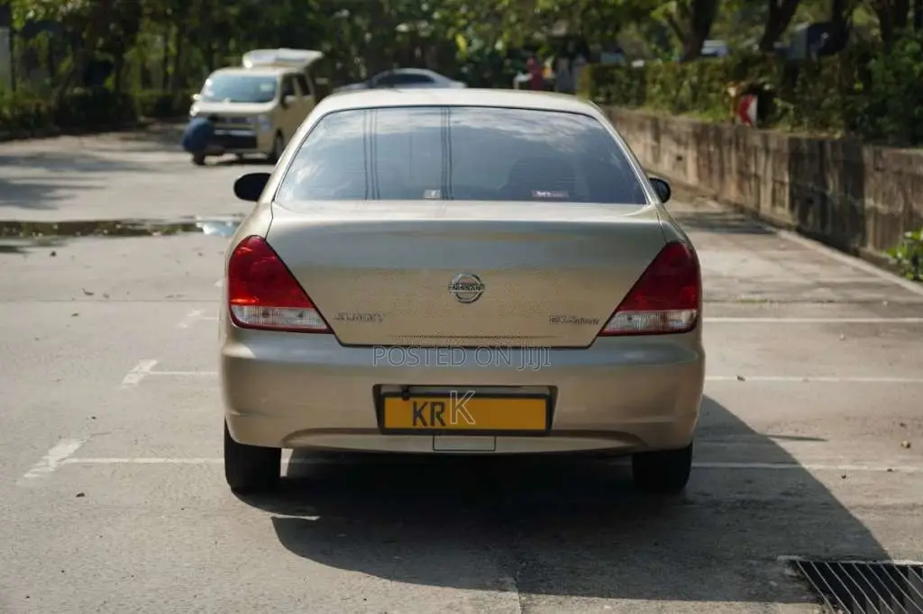 Nissan N16 2011 Car (Used)