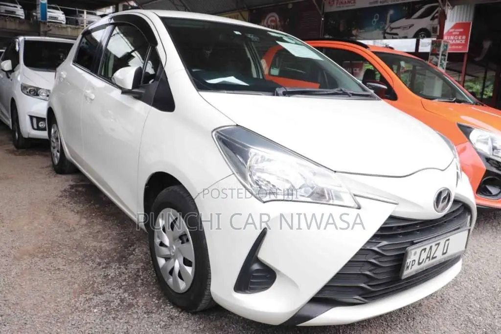 Toyota Vitz 2018 Car (Used)