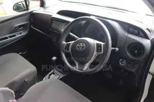 Toyota Vitz 2018 Car (Used)