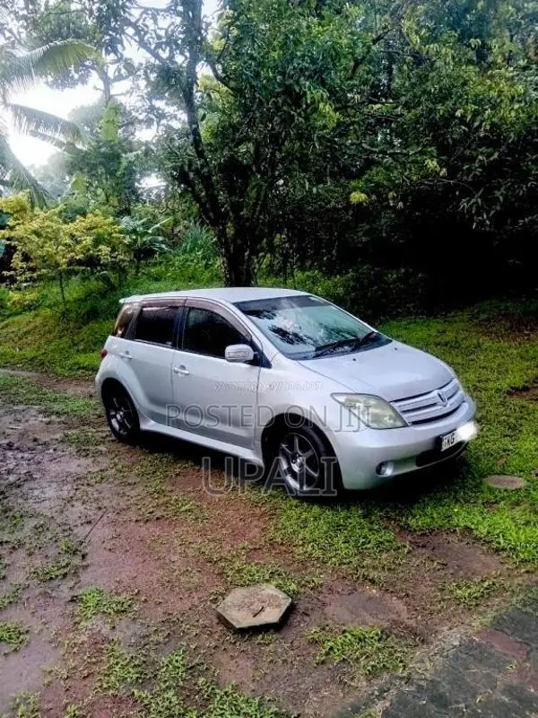 Toyota IST 2003 Car (Used)