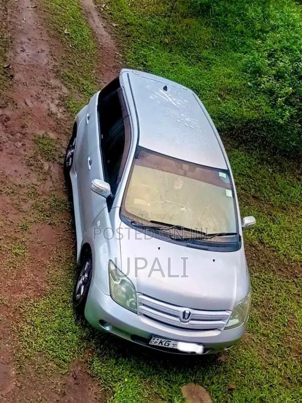 Toyota IST 2003 Car (Used)