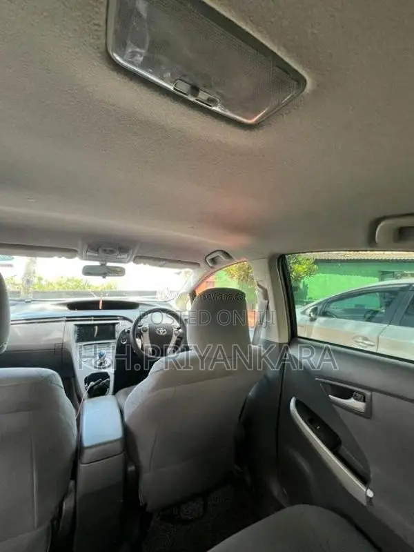 Toyota Prius 3rd Gen 2011 Car (Used)