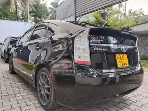 Toyota Prius 2010 Car (Used)