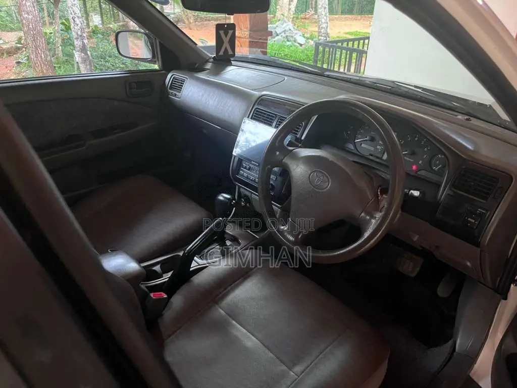Toyota Carina 212 1999 Car (Used)
