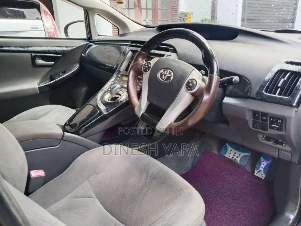 Toyota Prius 2010 Car (Used)