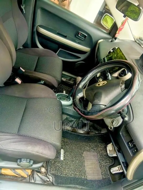 Toyota IST 2003 Car (Used)
