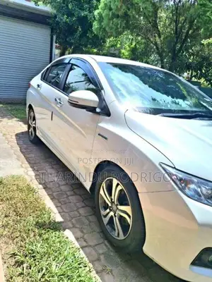 Honda Grace Ex 2014 Car (Used)