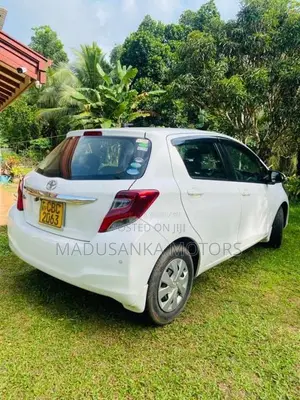 Toyota Vitz 2016 Car (Used)