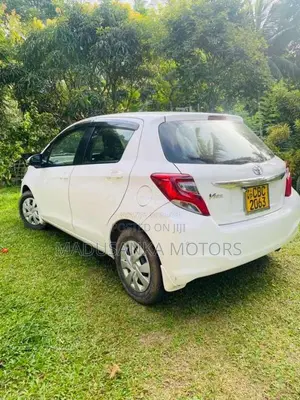 Toyota Vitz 2016 Car (Used)