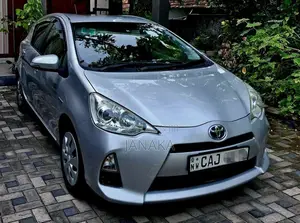 Toyota Aqua 2012 Car (Used)