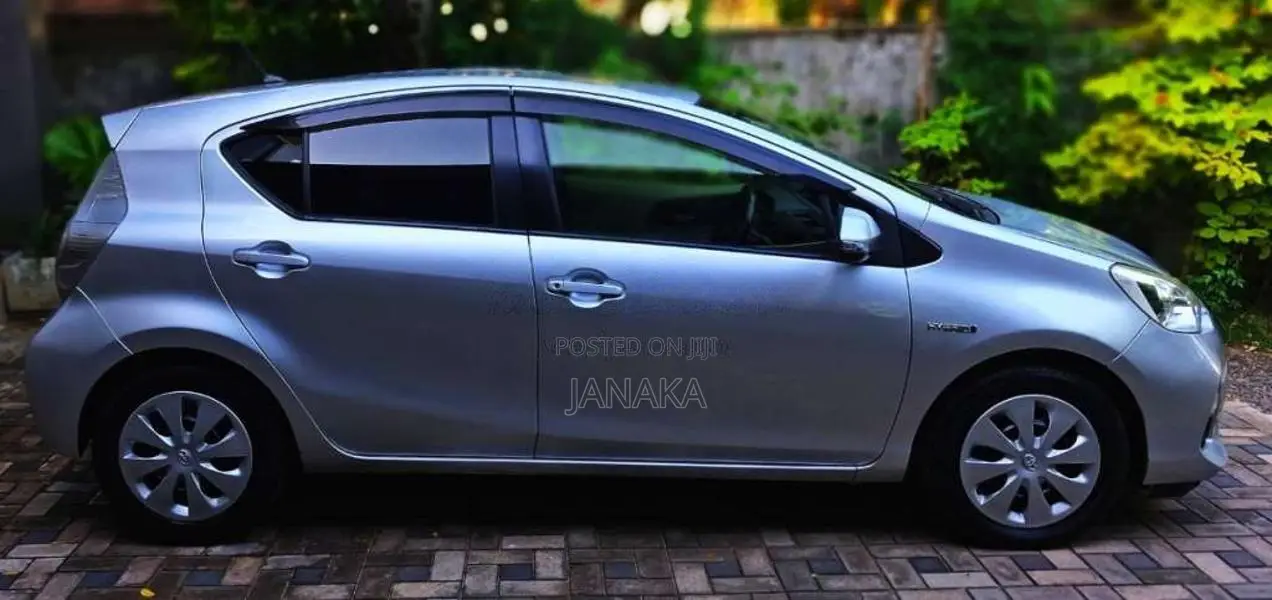 Toyota Aqua 2012 Car (Used)