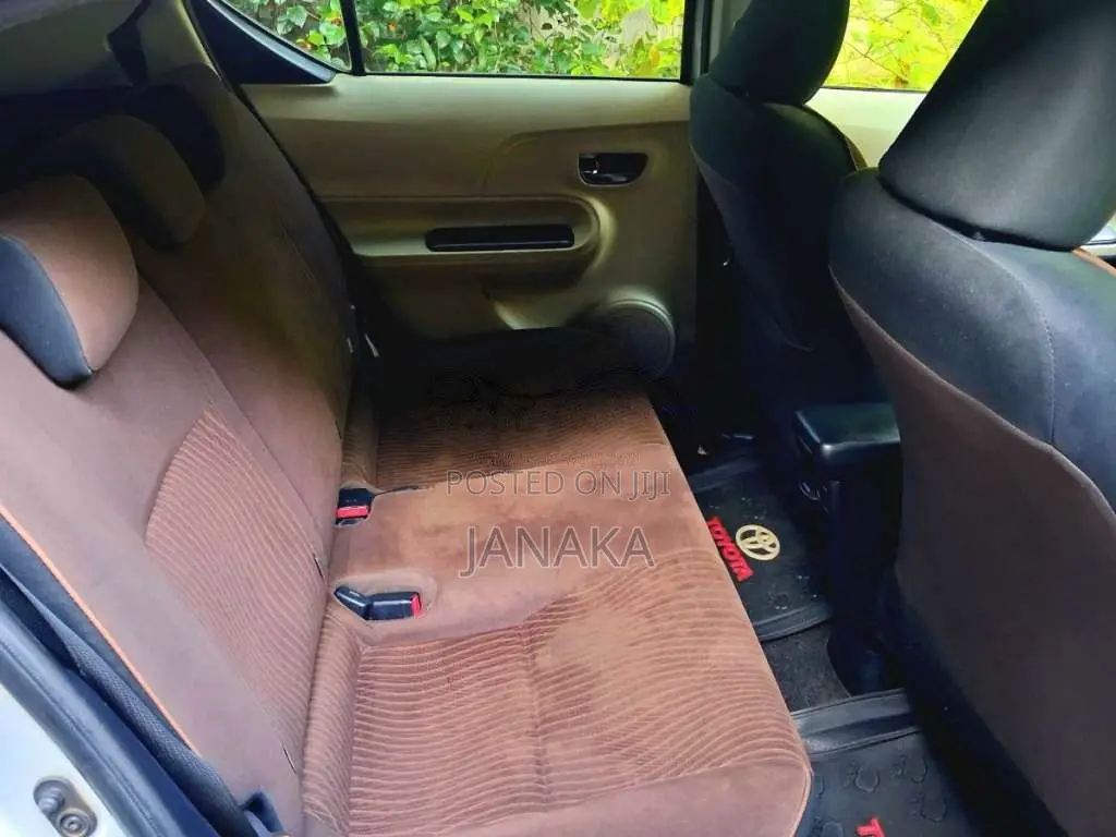 Toyota Aqua 2012 Car (Used)