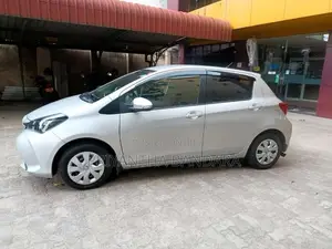 Toyota Vitz 2015 Car (Used)