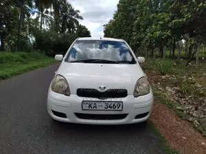 Toyota Vitz 2002 Car (Used)