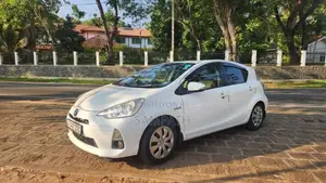Toyota Aqua 2014 Car (Used)