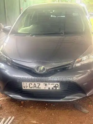 Toyota Vitz 2015 Car (Used)