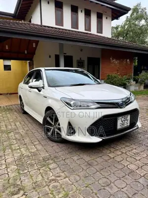 Toyota Axio Ivory 2018 Car (Used)