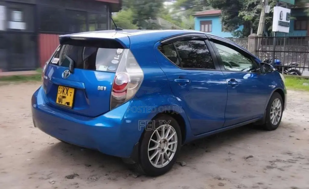 Toyota Aqua 2012 Car (Used)