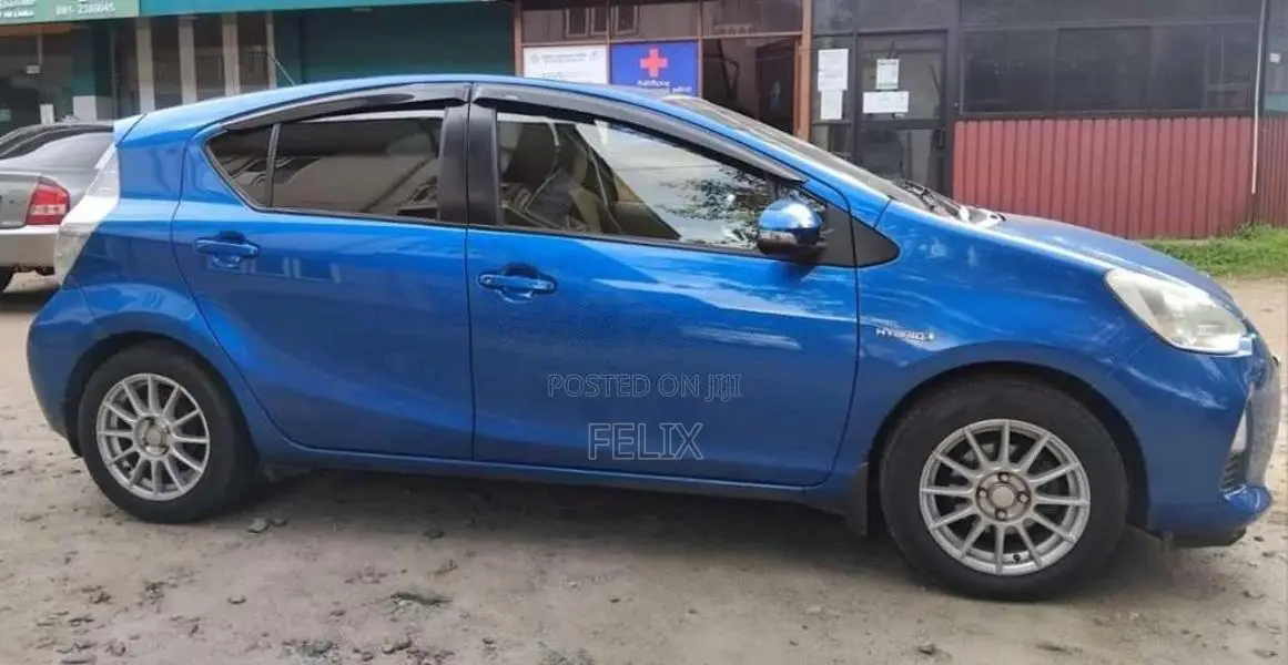 Toyota Aqua 2012 Car (Used)