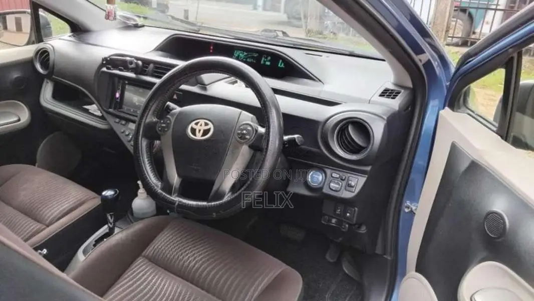 Toyota Aqua 2012 Car (Used)